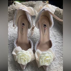 Flowered Heels size 5